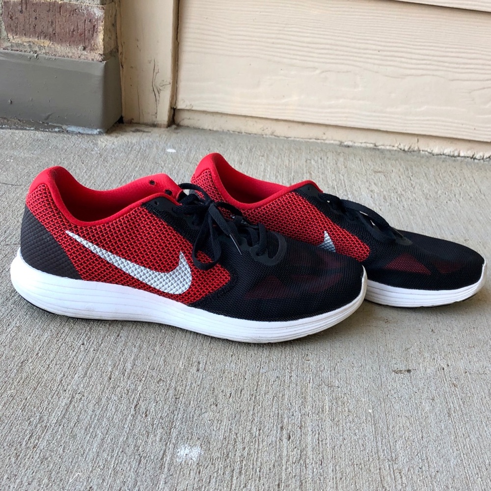 EUC! Men’s Nike Revolution 3 Size 12